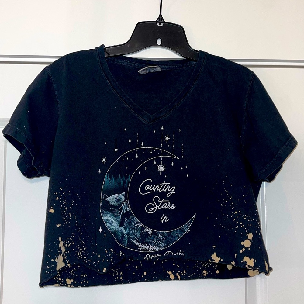 Vintage custome cut and bleached vneck counting stars in Tennessee state park.